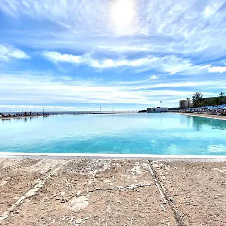 With Pool,wifi Near The Beach In Apartment *