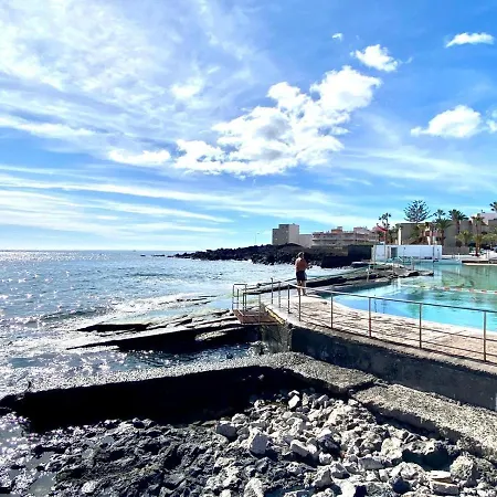Apartment With Pool,wifi Near The Beach In *