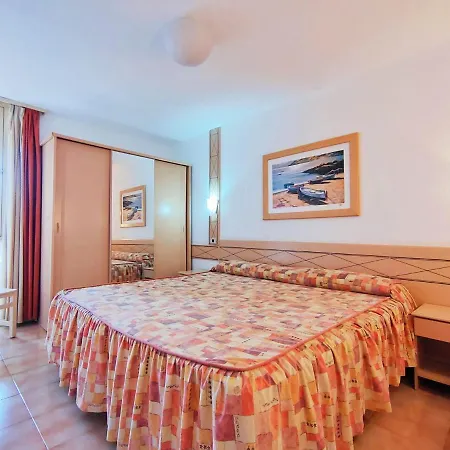 With Pool,wifi Near The Beach In *