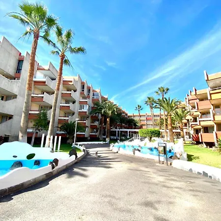Apartment With Pool,wifi Near The Beach In *