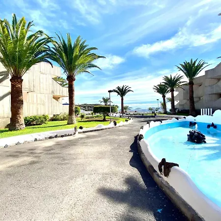 Apartment With Pool,wifi Near The Beach In *