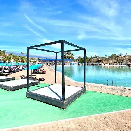 Apartment With Pool,wifi Near The Beach In
