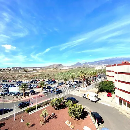 Apartment With Pool,wifi Near The Beach In