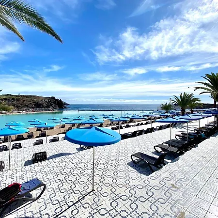 With Pool,wifi Near The Beach In