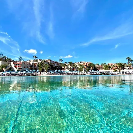 Apartment With Pool,wifi Near The Beach In